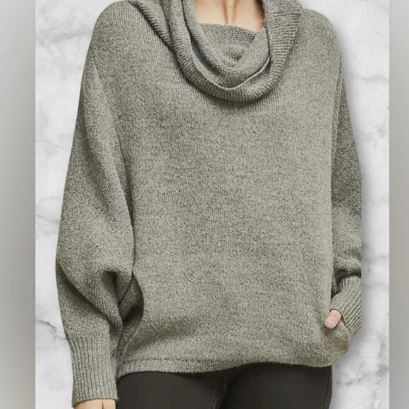 Entro Beige Cowl Neck Sweater Dolman Sleeves High-Low Hem Kangaroo Pocket
M - Picture 4 of 14